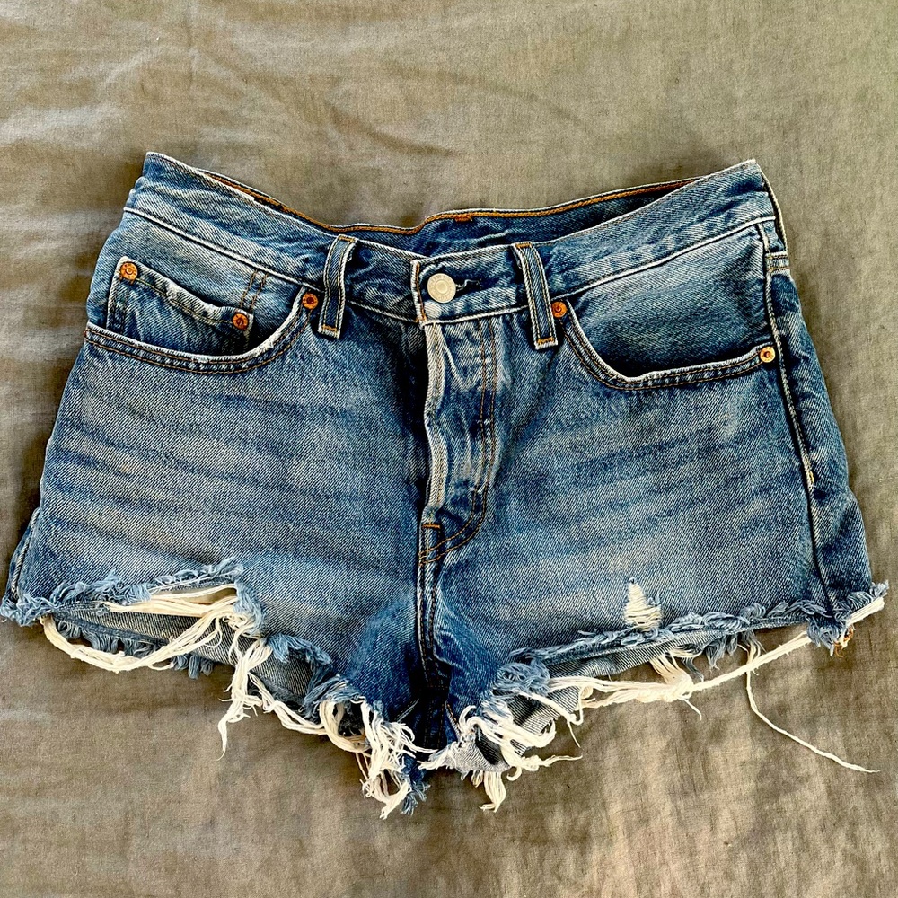 Levi’s 501 cut off shorts